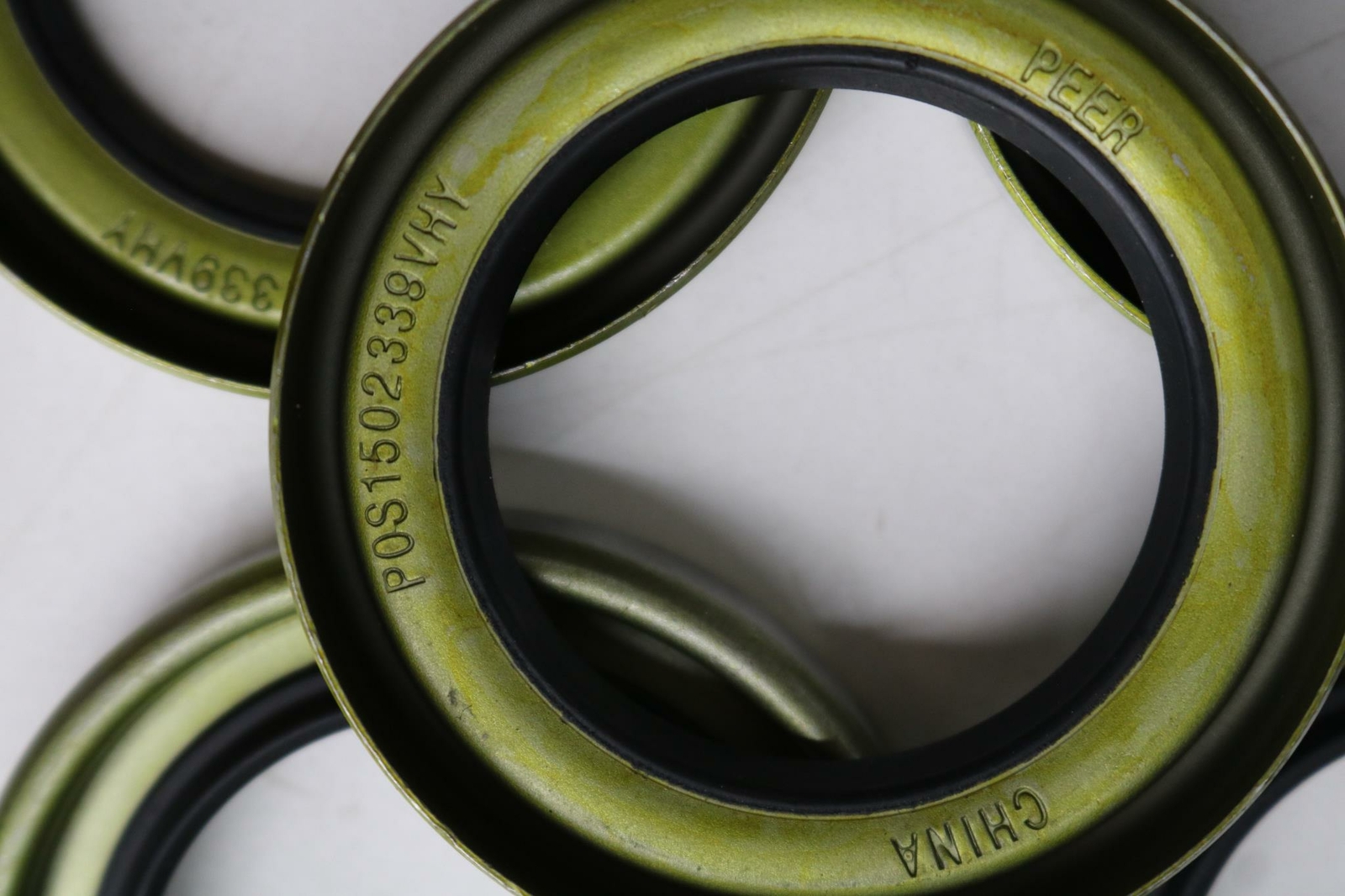 8x Lot PEER Shaft Seal 633 Hub Trailer Spindle Axle Wheel 1.5″ 2.328″ OD 14975