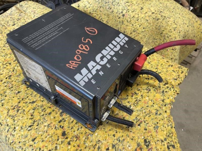 USED MAGNUM ME2012 Inverter Charger from 06 Travel Supreme RV Ship AS IS Los Ang