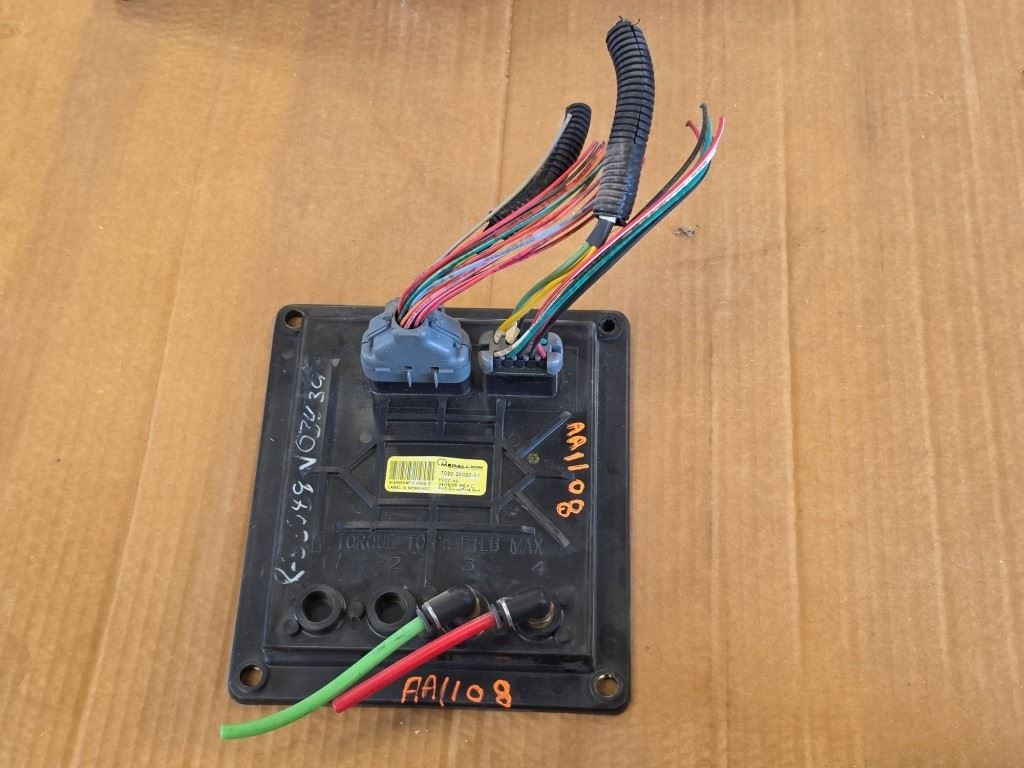 USED MEDALLION 7020-20020-01 Control Module 06 Tropical T370 Ship Los Angeles