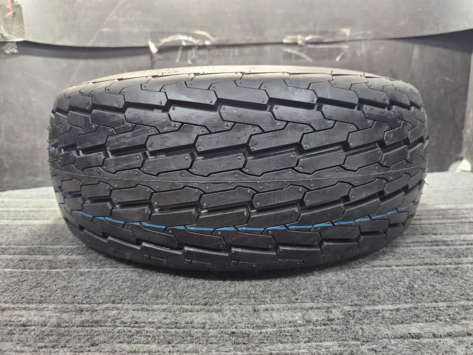 (QTY 2) WANDA Trailer Tire Assembly 20.5×8-10, 205/65-10 White Wheel Rim 5 Lugs