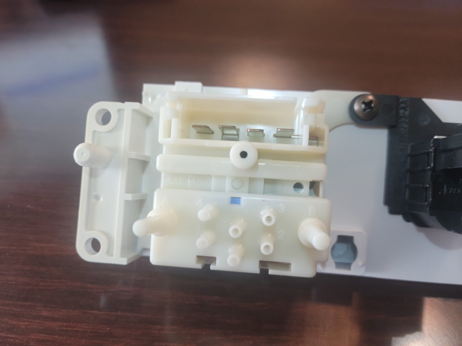 NEW – RV DASH AC SWITCH CTRL. PANEL AL 54-19C733-AA (Winnebago # 10390-65-702)