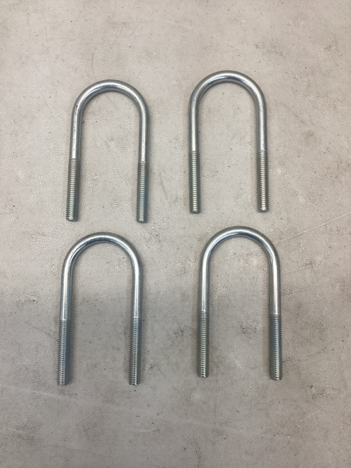 Ultra Tow 49095 Axle Installation Kit 1-3/4″ Round Single Axle (2000#-2200#)