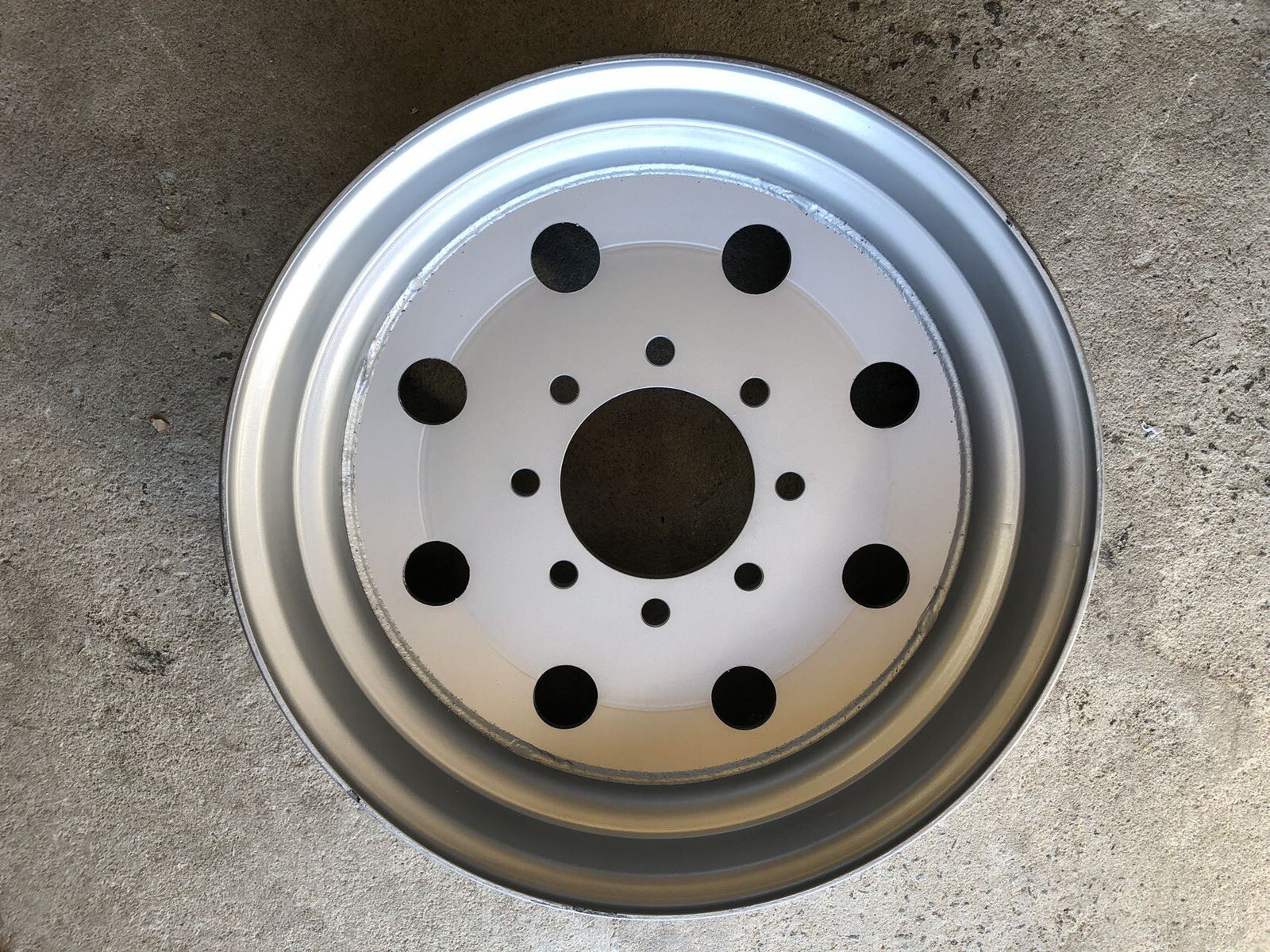WAG Trailer Wheel 17.5 x 6.75 Hub Piloted 8H-6.50, Silver