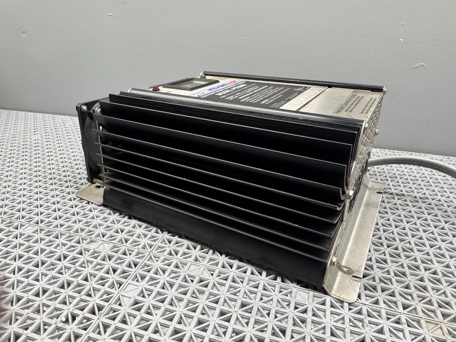 Progressive Dynamics Inteli-Power Marine PD2060 Converter Charger 60A