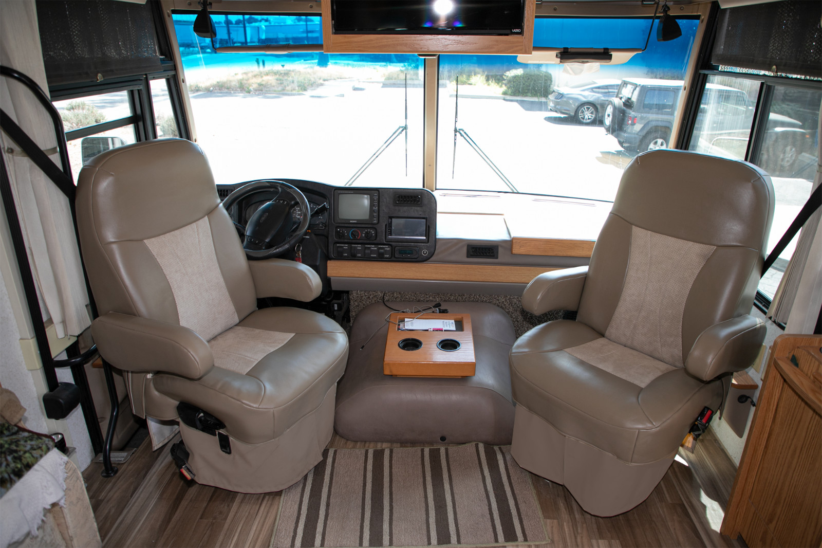 Fits 2001 2002 Winnebago Chieftain Custom made luxurious leatherette Seat covers