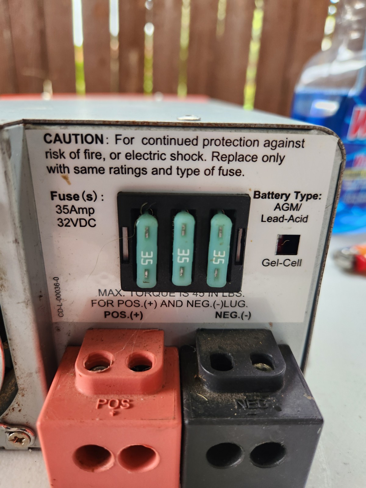 WFCO 100 Amp Power Converter Model WF-68100A Input 105-130VAC, 15AMP, 1680W