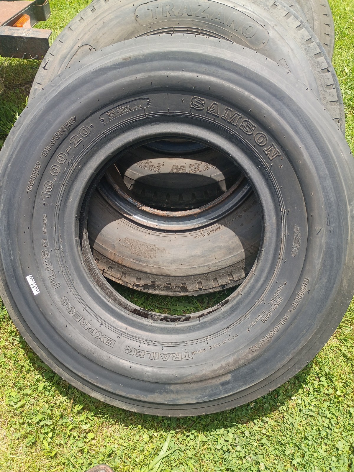 10.00-20 Split Rim Tubed Tractor Trailer Tires
