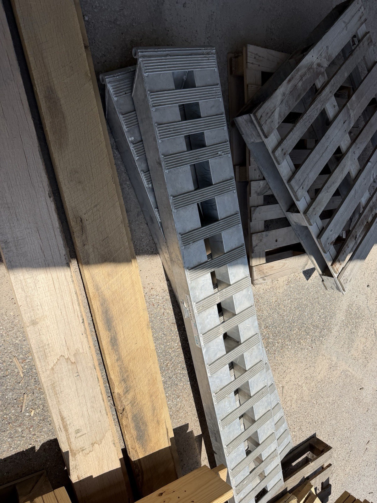 7’ 6”L x 14” W x 4.25” H Aluminum Ramps With Pin-on Ends – 10,000 Per Axel Cap.