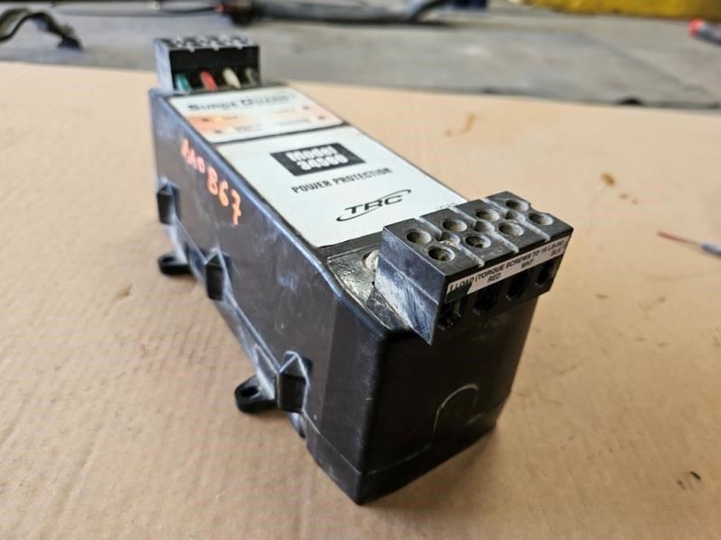 USED Surge Guard 34560 from 05 NEWMAR KOUNTRY STAR Shipped