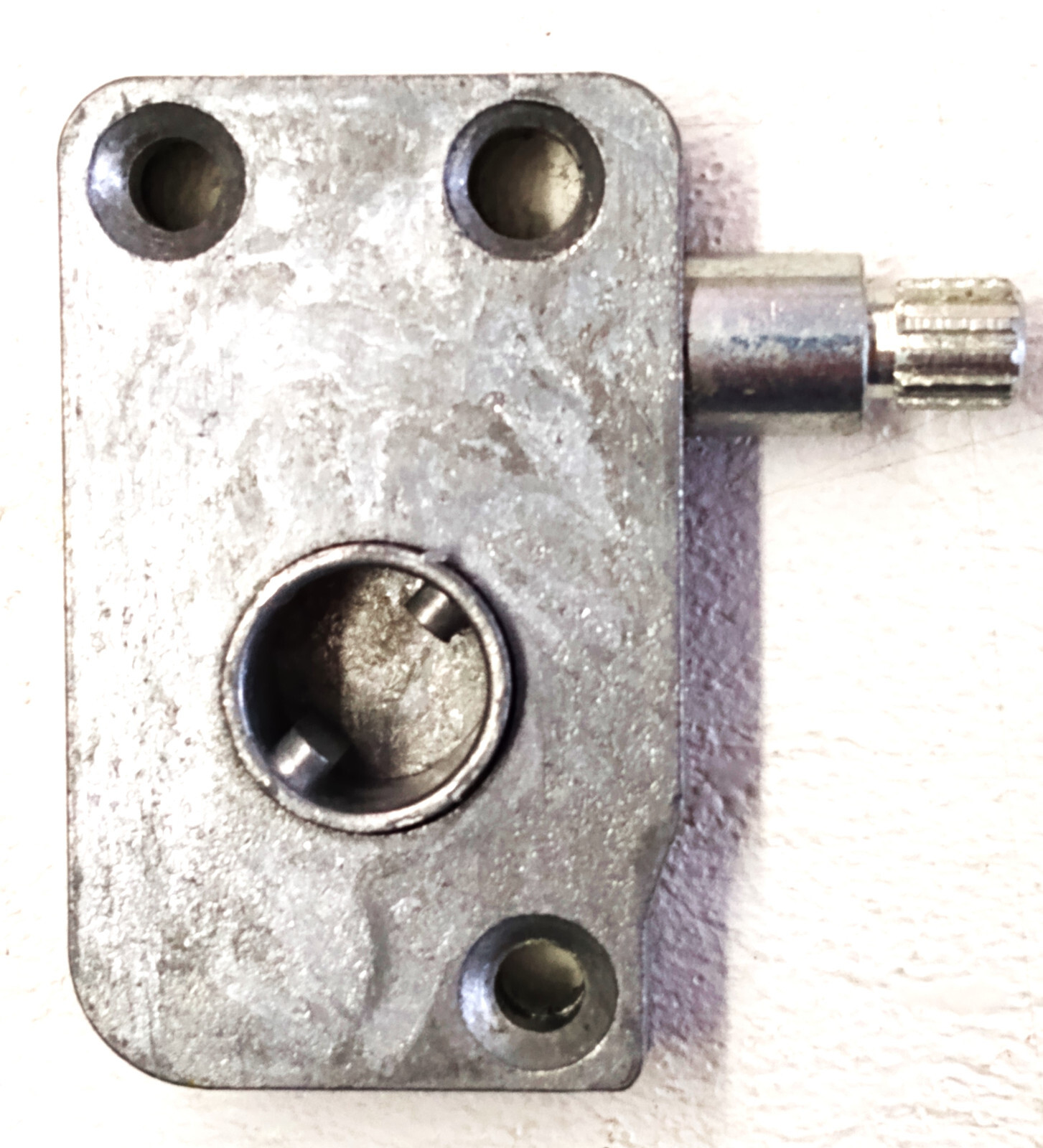 751 Operator 1/8″ hub projection Right Hand