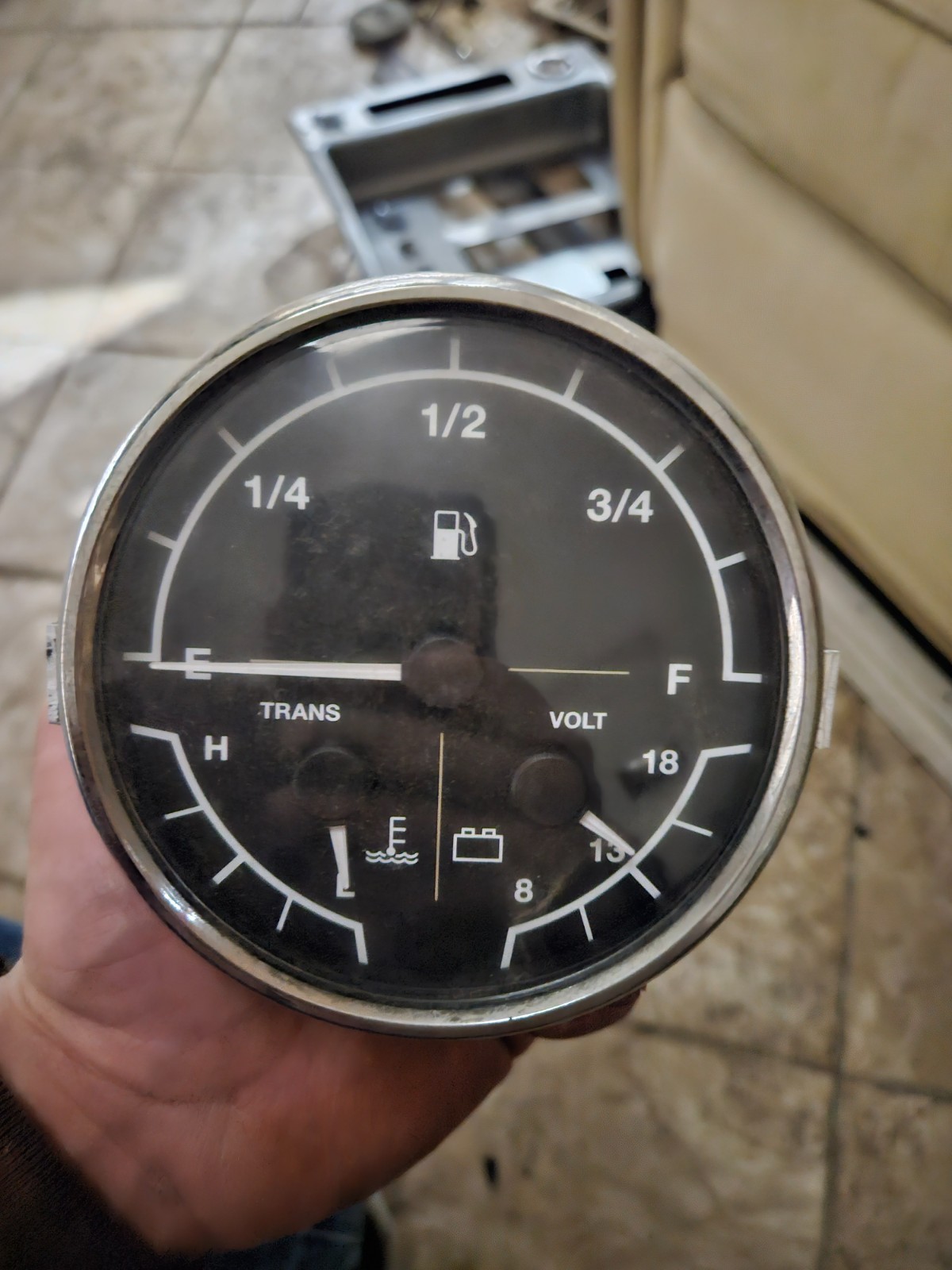 used rv medallion 8640-40004-19 5in guage