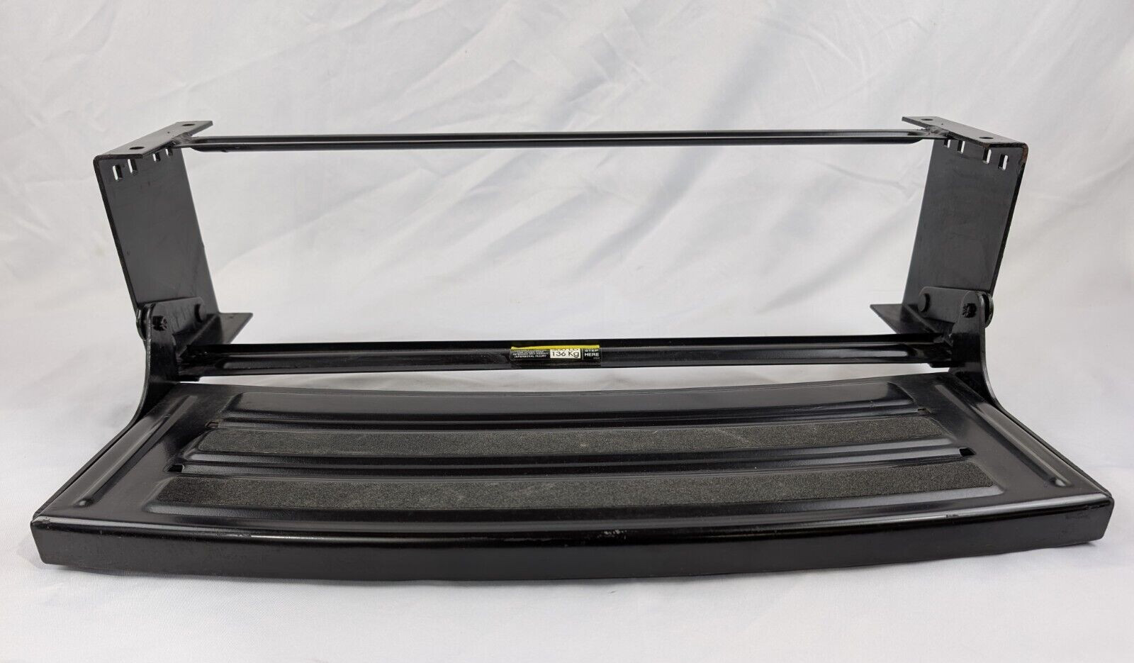 24″ Lippert Manual Single 1 Step Steel 7″ Rise Radius 300LB Capacity RV Camper