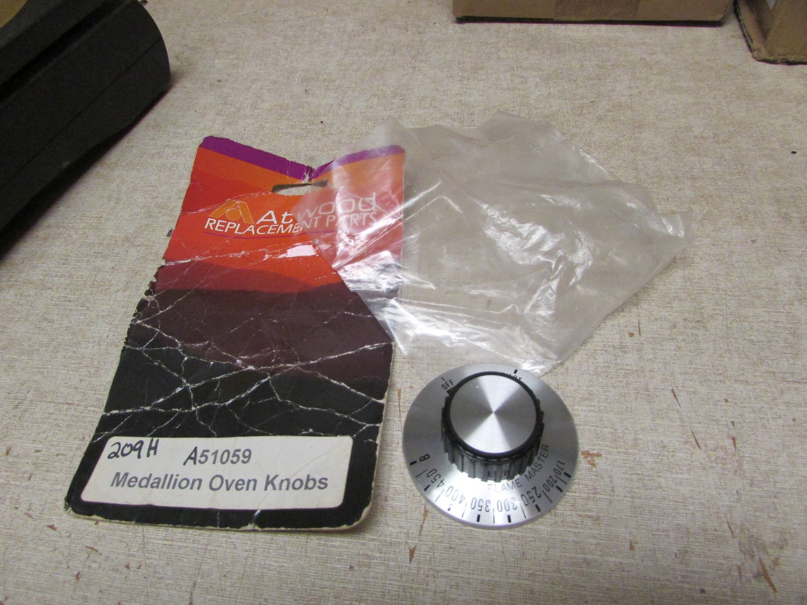 Atwood / Dometic 51059 Oven Thermostat Range Stove Knob Medallion RV Camper
