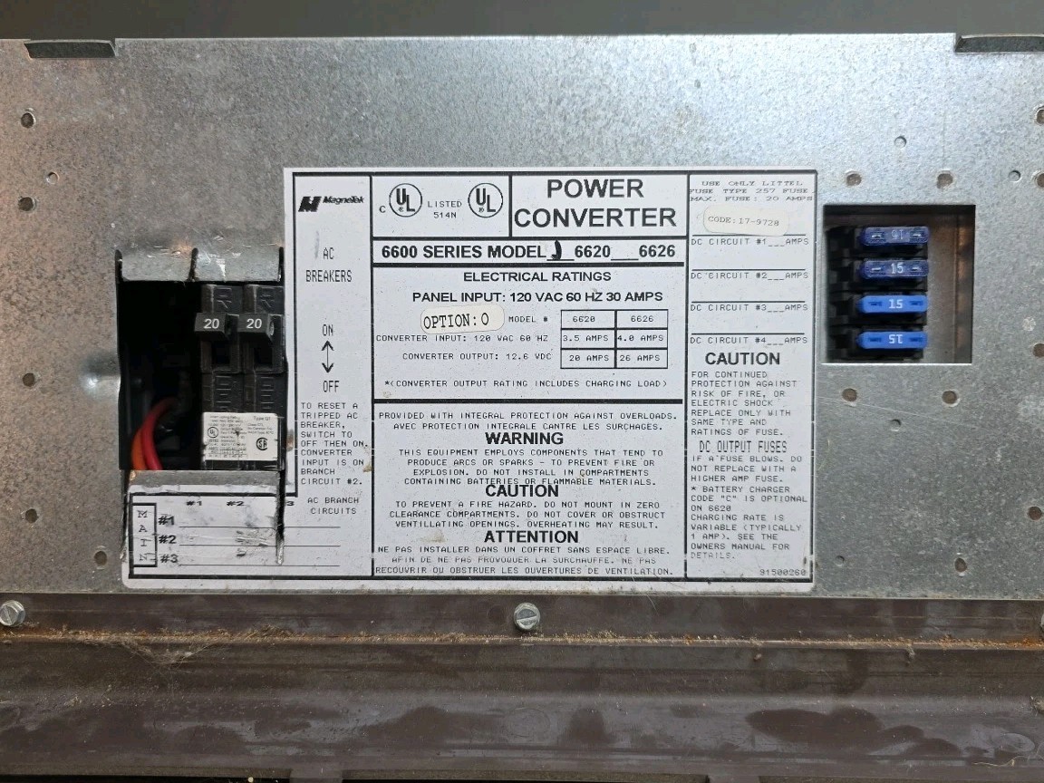 MAGNETEK RV AC/DC POWER CONVERTER 30 AMP 12V 6600 SERIES MODEL 6620