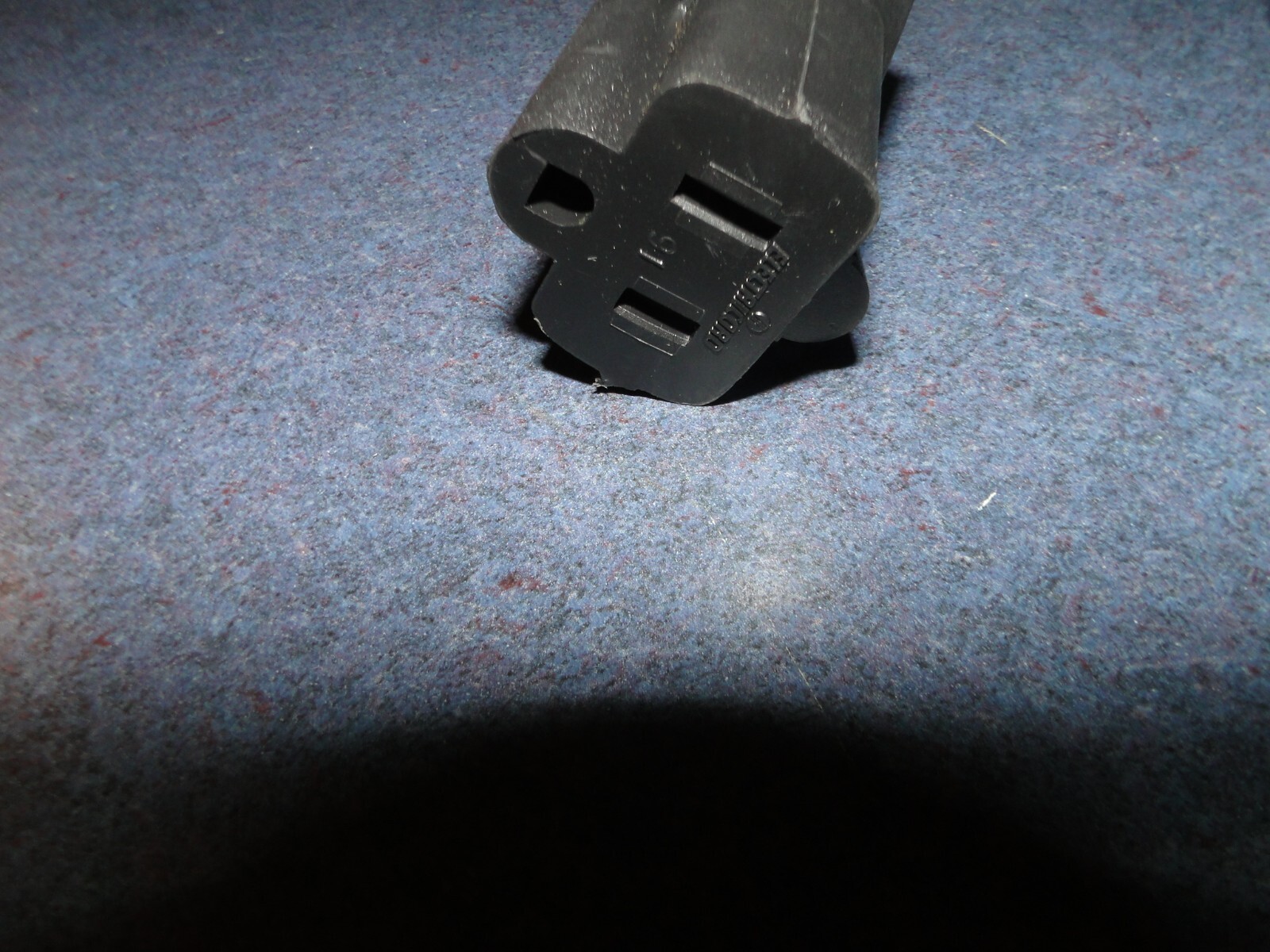 US Hardware RV Conversion Adapter 30amp male = 15amp female Sealed RV-802B (II)