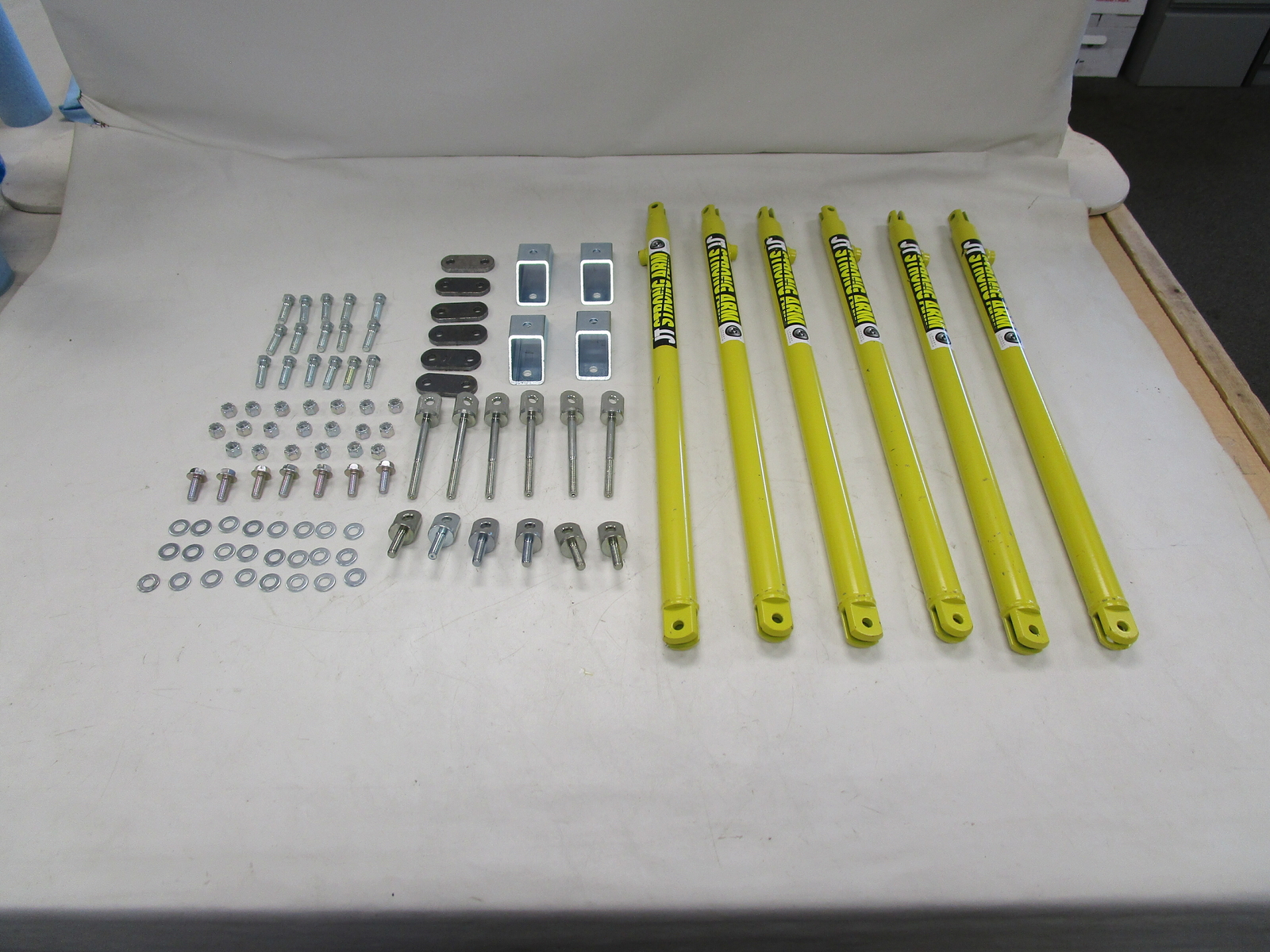 LIPPERT JT STRONG ARM YELLOW JACK STABILIZER KIT 191025 CAMPER