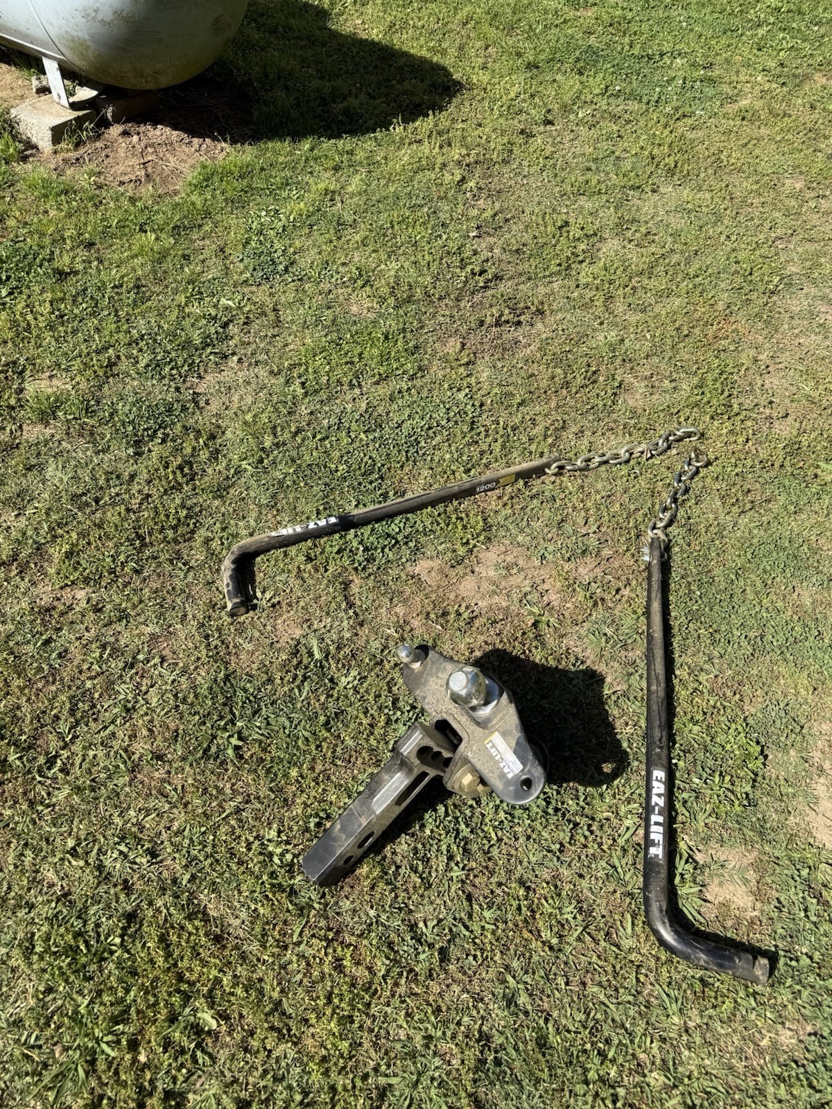 Eaz-Lift Elite 1200lb Weight Distribution Hitch – Hght Adj. Forged Shank (48059)