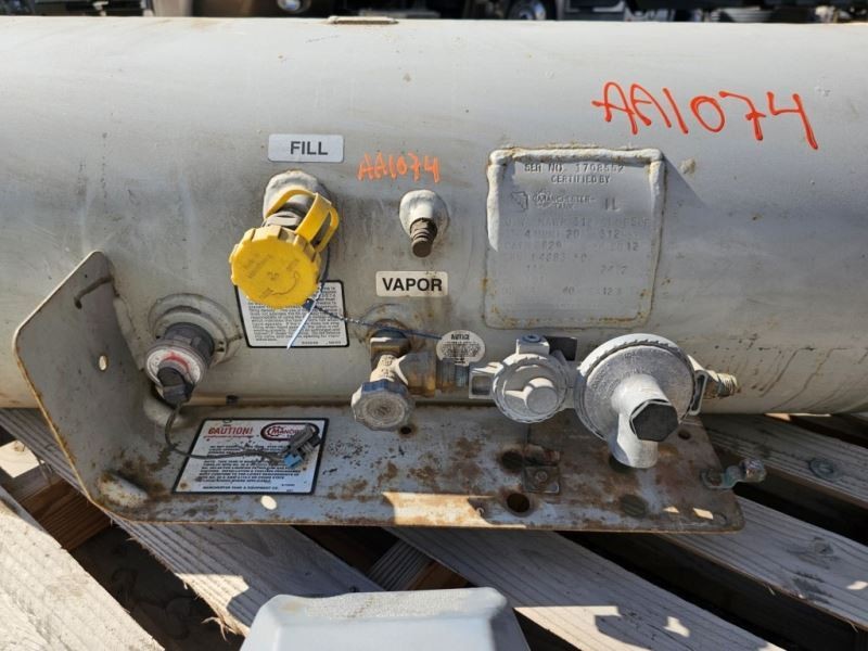 USED MANCHESTER 24.2 GLN PROPANE TANK from 2013 Fleetwood Bounder 33C Shipped