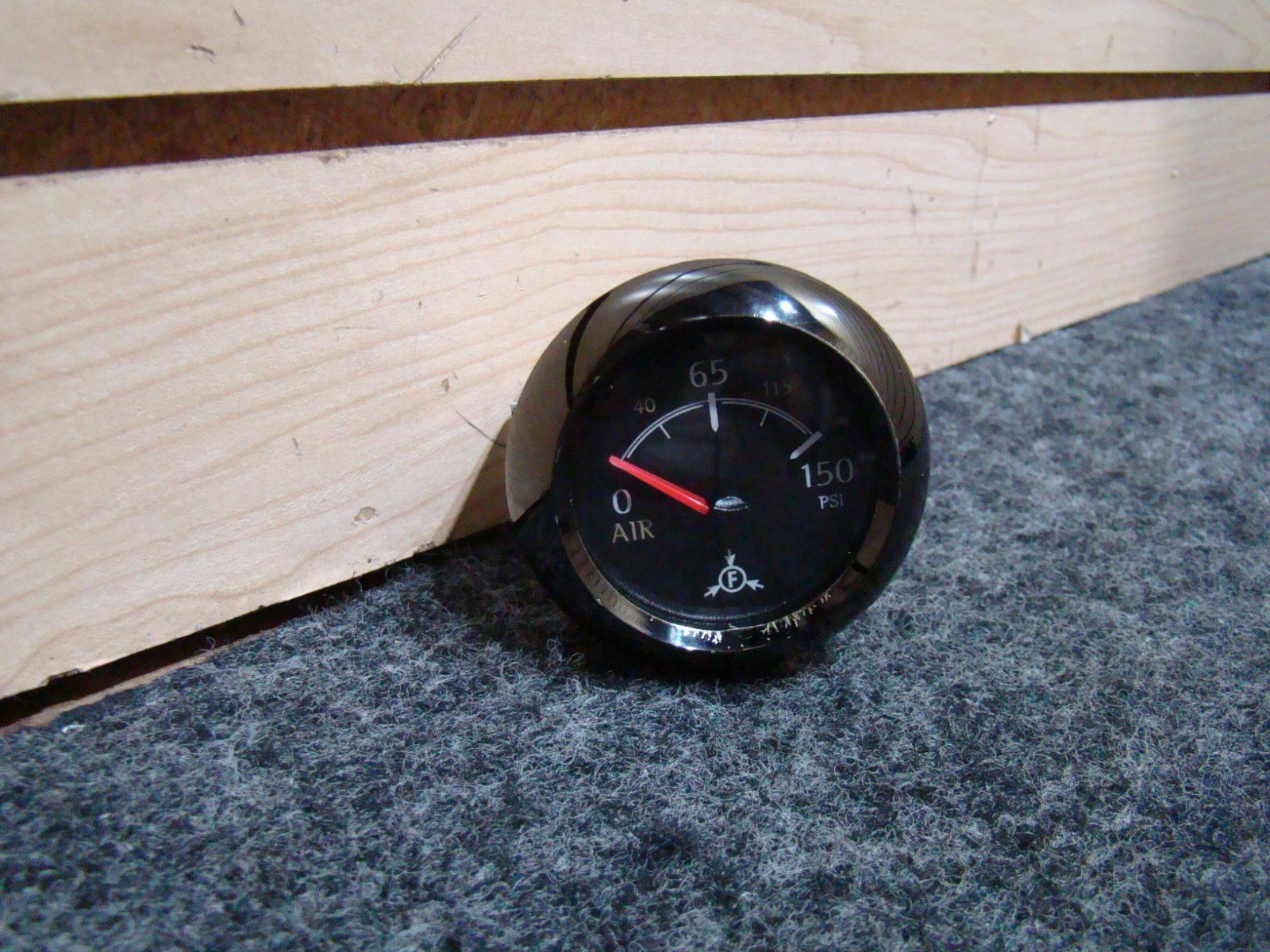 USED RV/MOTORHOME MEDALLION FRONT AIR DASH GAUGE P/N: 6913-00276-29