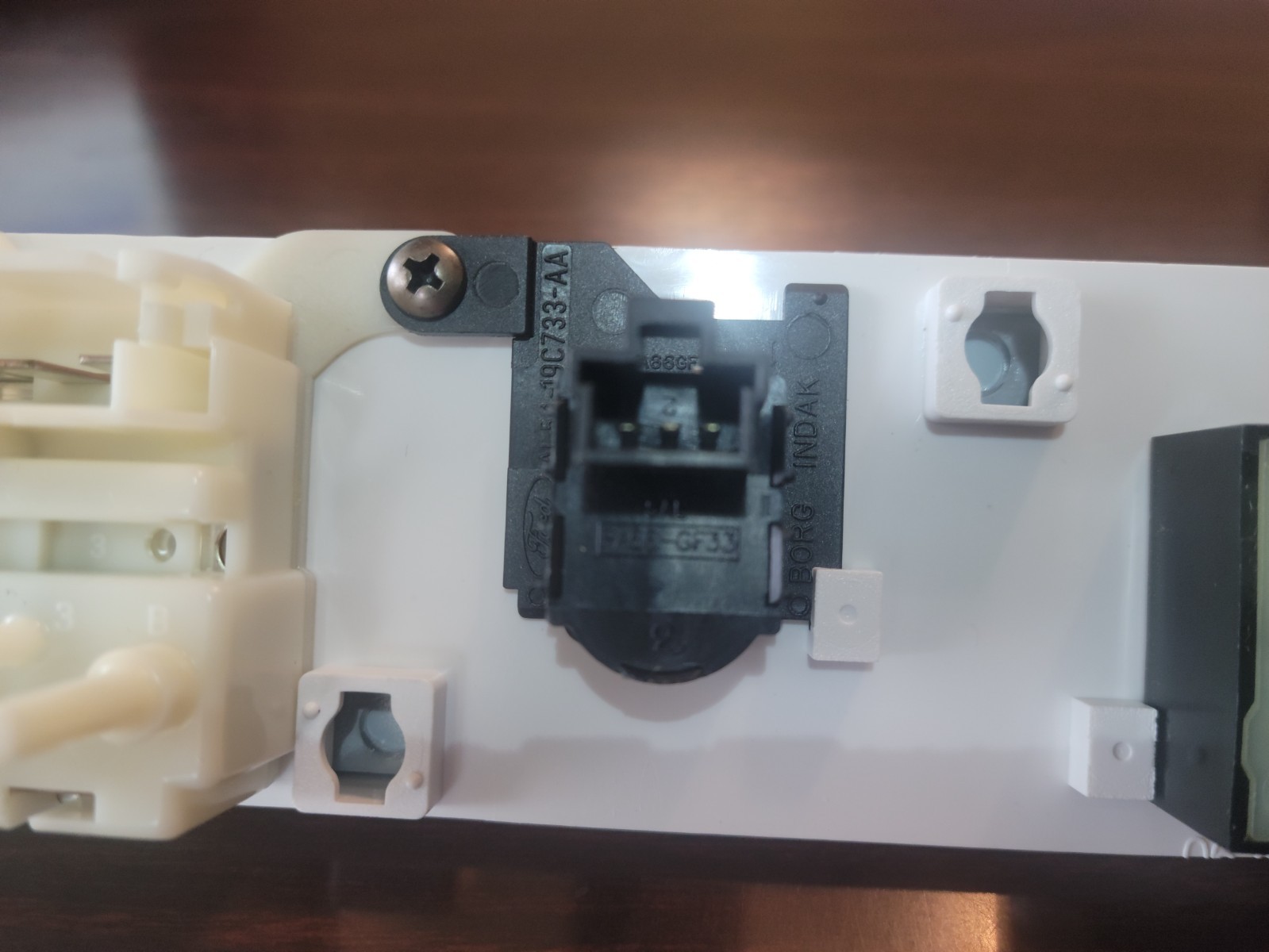 NEW – RV DASH AC SWITCH CTRL. PANEL AL 54-19C733-AA (Winnebago # 10390-65-702)