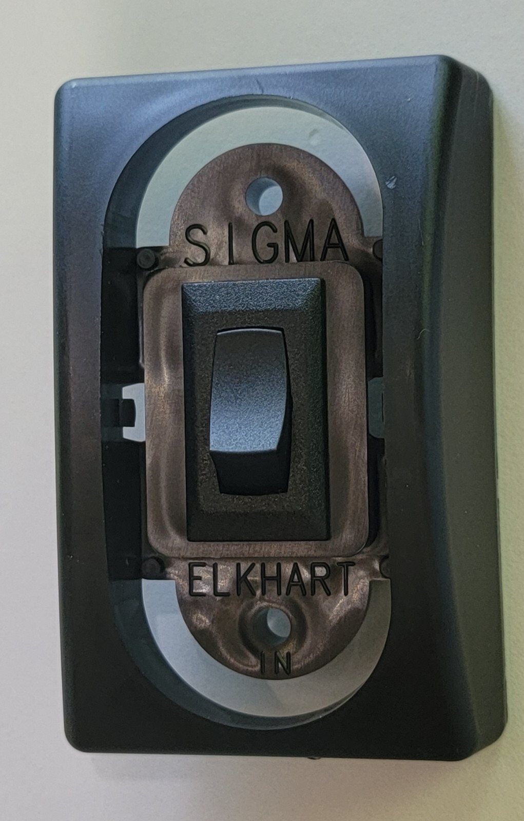 Sigma 1B On/Off Rocker Switch w/ Surface Mount Plate 20A 14VDC RV Camper Black