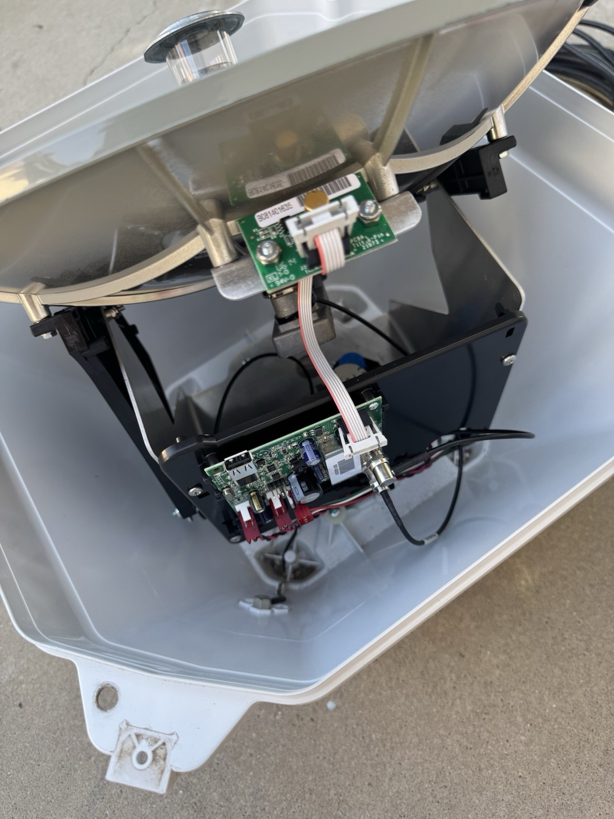 Dish Tailgater Automatic Portable Satellite Antenna VQ2500