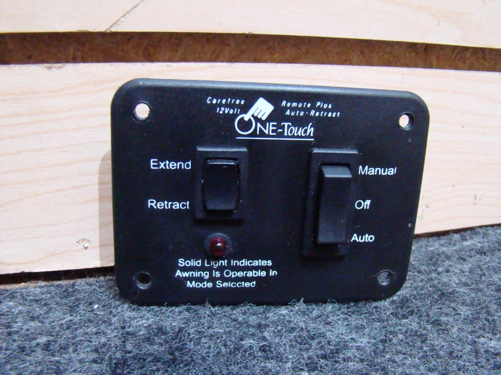 USED RV/MOTORHOME CAREFREE 12V ONE-TOUCH REMOTE PLUS AUTO RETRACT SWITCH PANEL