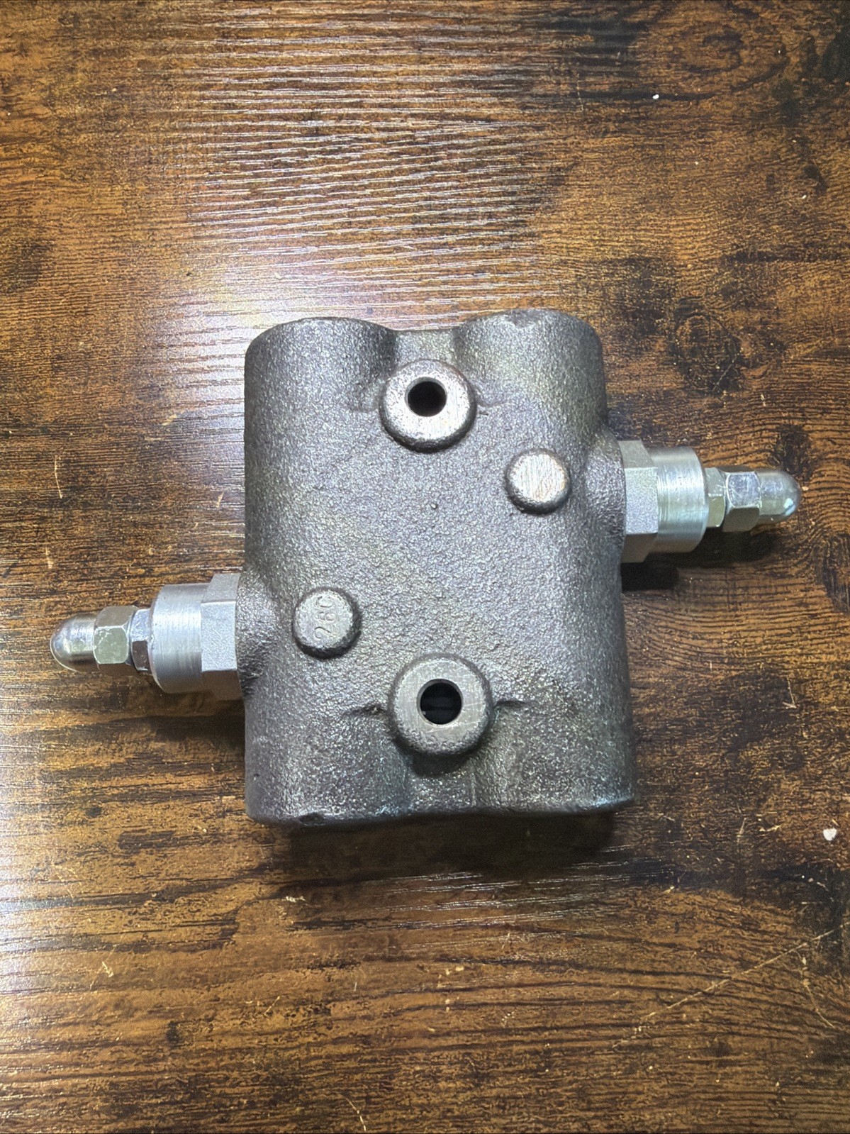 Buyers Cross Over Directional Relief Valve 10GPM 1500PSI Cast Iron 1/2″