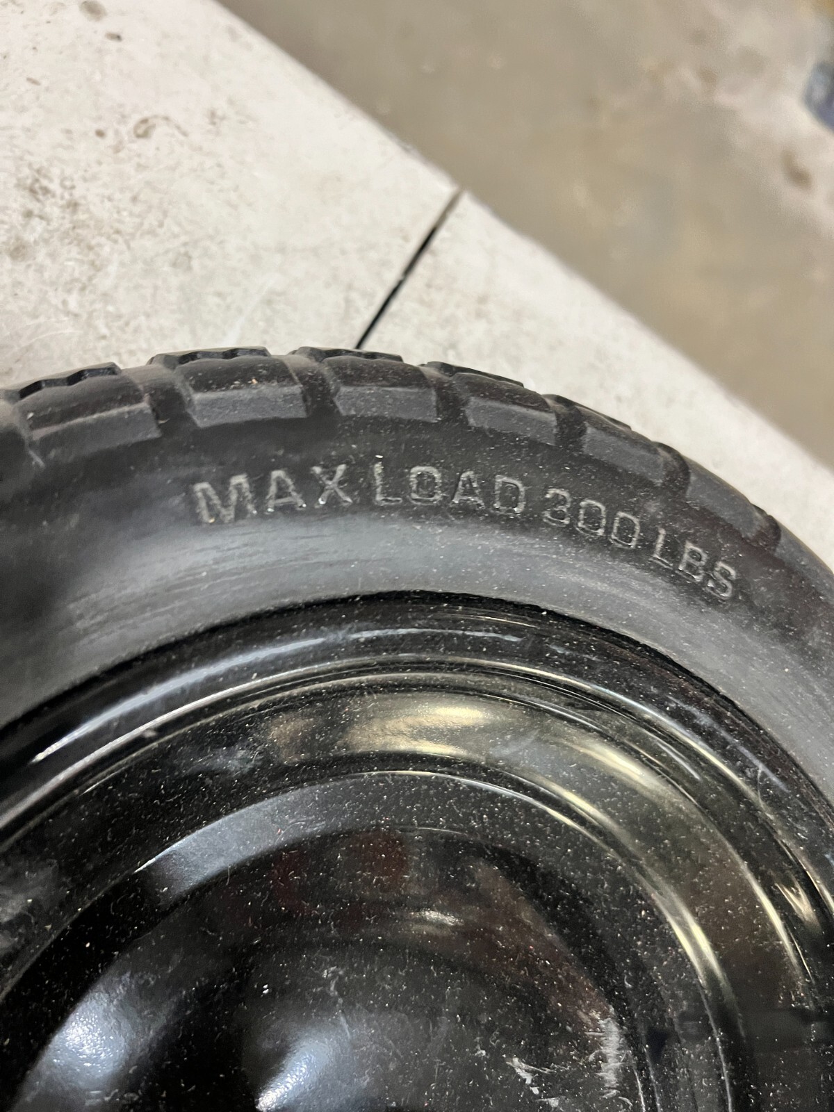 13″ Flat Free Wheel Max Load 300lbs Replacement Black Not for Highway Use