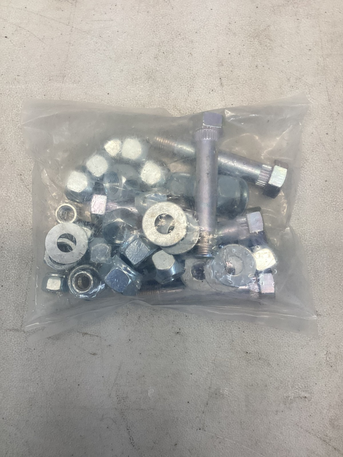 Ultra Tow 49095 Axle Installation Kit 1-3/4″ Round Single Axle (2000#-2200#)