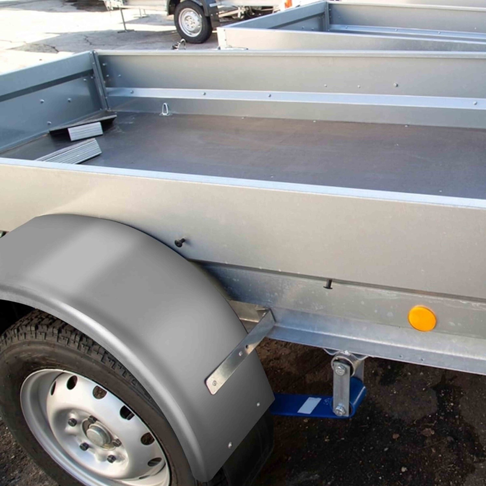 Pair of Round Trailer Fenders (14″-16″ wheels) & Fender backs T68EX2WFB