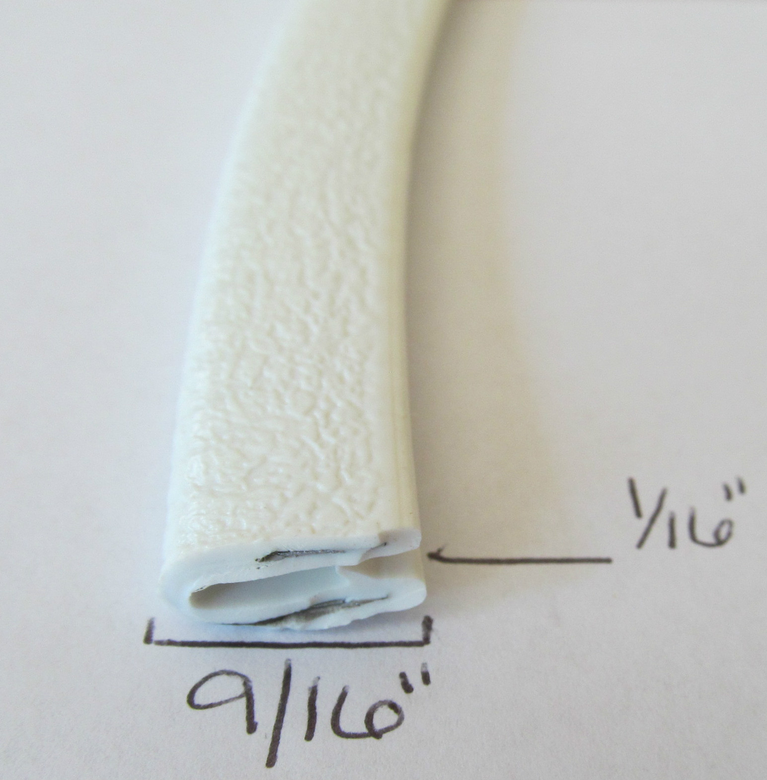 1/16″ x 9/16″ WHITE Edge Trim Vinyl PVC Trailer RV Boat Seal Lock Permanent Grip