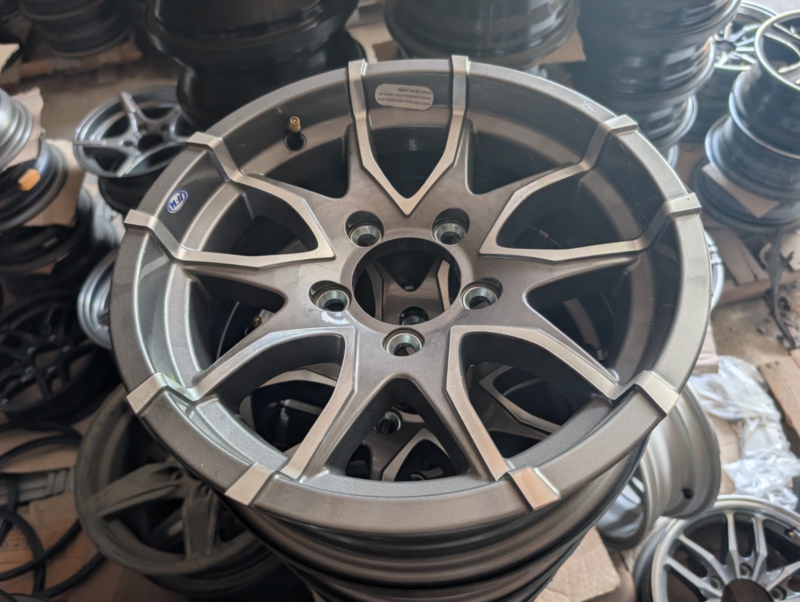 SINGLE 14″ X 5″ 5 LUG ON 4.5 ALUMINUM TRAILER WHEEL – Gray