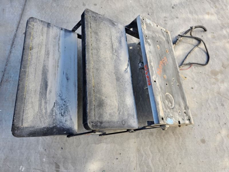 USED KWIKEE DOUBLE 24″ RV ENTRY STEP from 09 Fleetwood Bounder RV