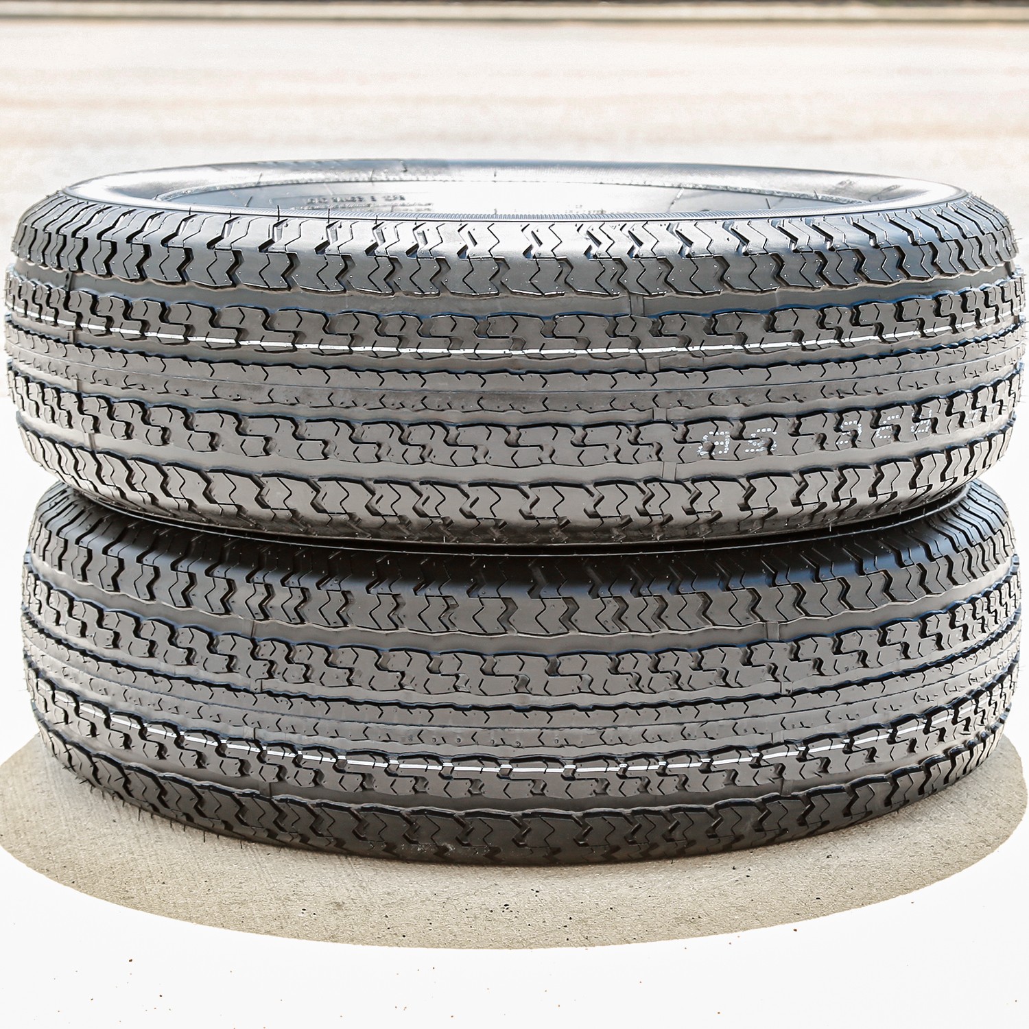 Tire ST 235/85R16 125/121L Load E 10 Ply Blackarrow STR01 Semi-Steel Trailer