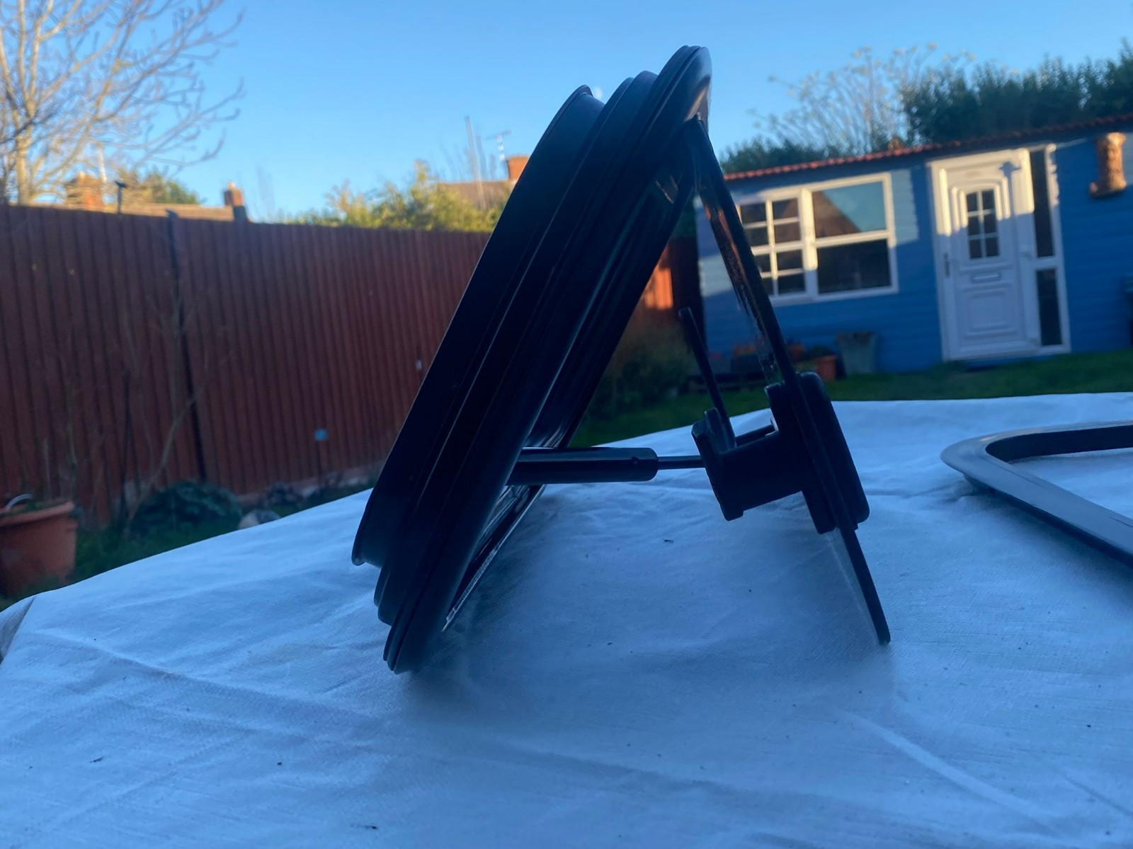 430 x 230 CAMPERVAN WINDOW HINGED FLAT VAN CARAVAN WINDOWS-Minor Cosmetic Damage