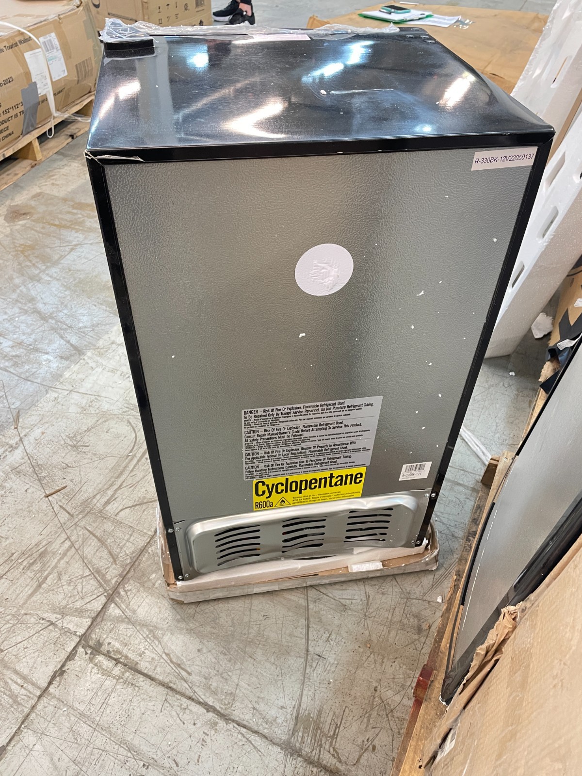 CONTOURE R-330BK-12V 3.3 CU. FT. 12V COMPACT REFRIGERATOR BLACK RV / CAMPER