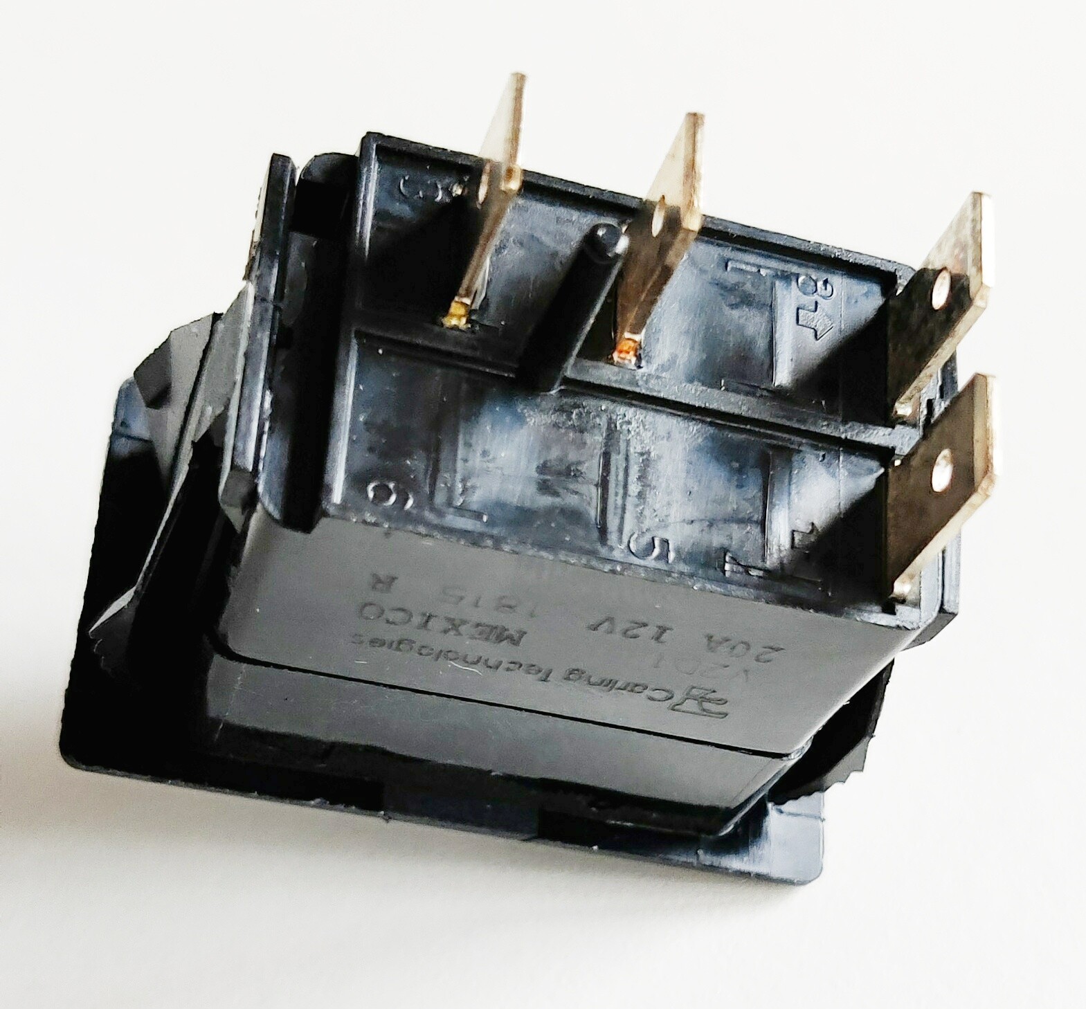 Carling V2D1 (On)/Off 20A 12V Momentary Rocker Switch Incandescent Lamp RV Bus