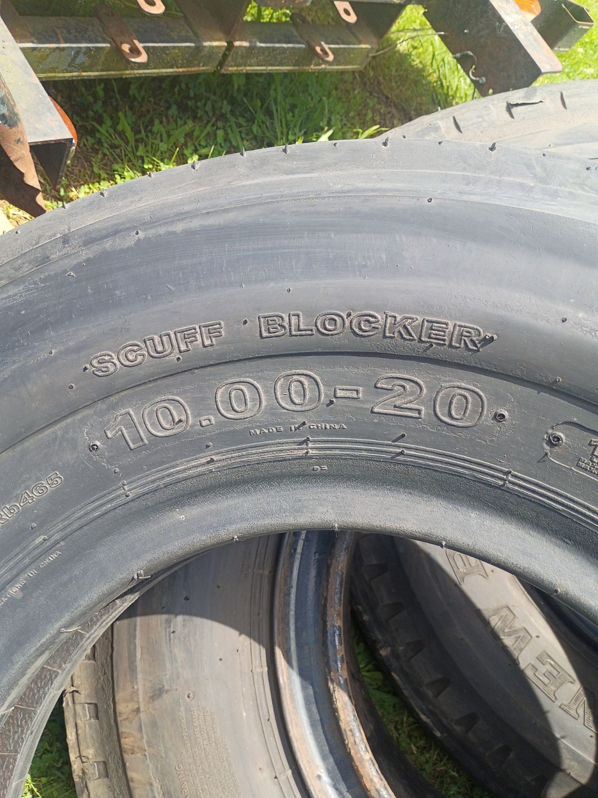 10.00-20 Split Rim Tubed Tractor Trailer Tires