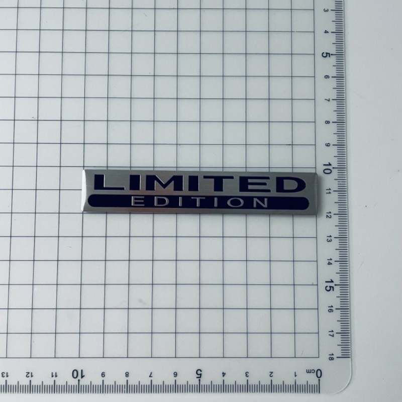 Oxidation Resistant Metal Car Symbol Label For Permanent Outside Tailoring Look
