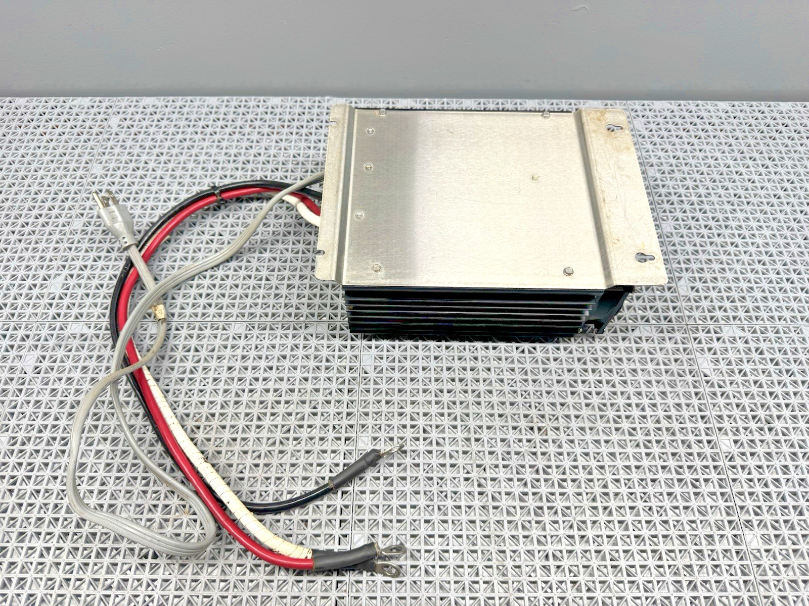 Progressive Dynamics Inteli-Power Marine PD2060 Converter Charger 60A