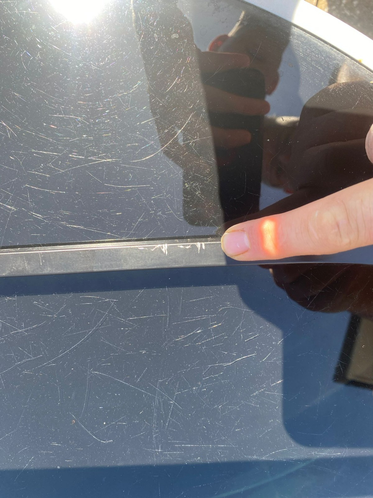 430 x 230 CAMPERVAN WINDOW HINGED FLAT VAN CARAVAN WINDOWS-Minor Cosmetic Damage