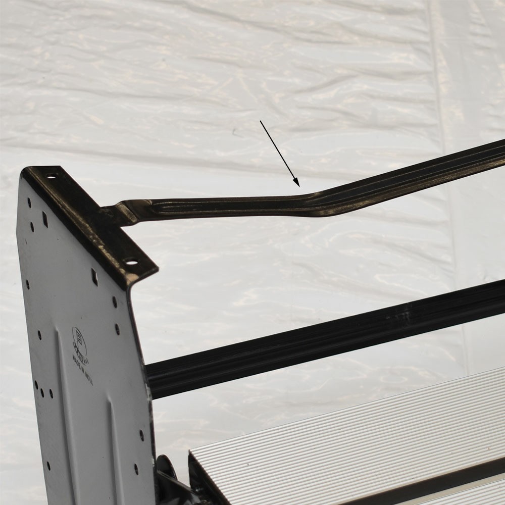 Lippert RV Alumi-Tread Manual Entry Triple Step 24 Inch 300 LB 432696