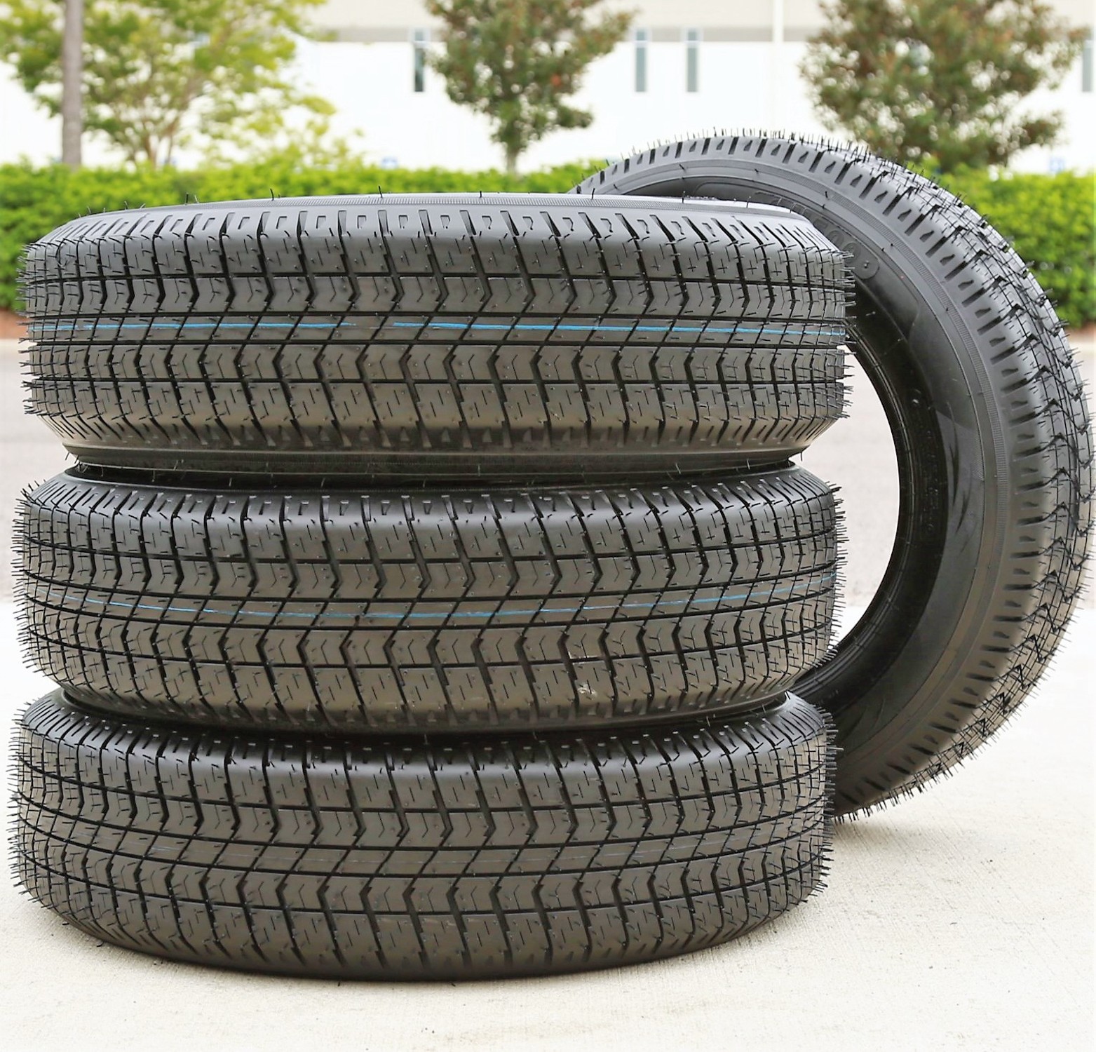 4 Tires Forerunner QH500 ST 205/75D14 Load C 6 Ply Trailer