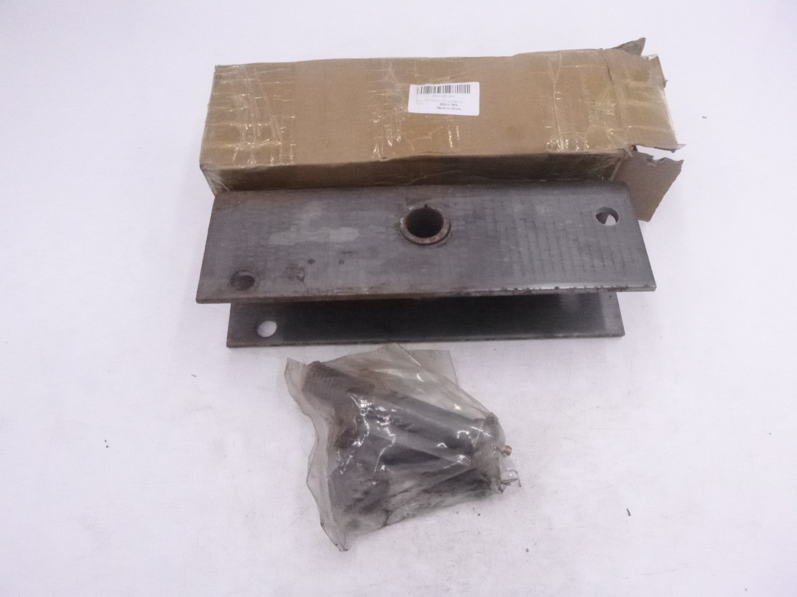 Equalizer for 2″ W x11″ L Slipper Springs 7/8″ Center Hole W/ Nuts & Bolts