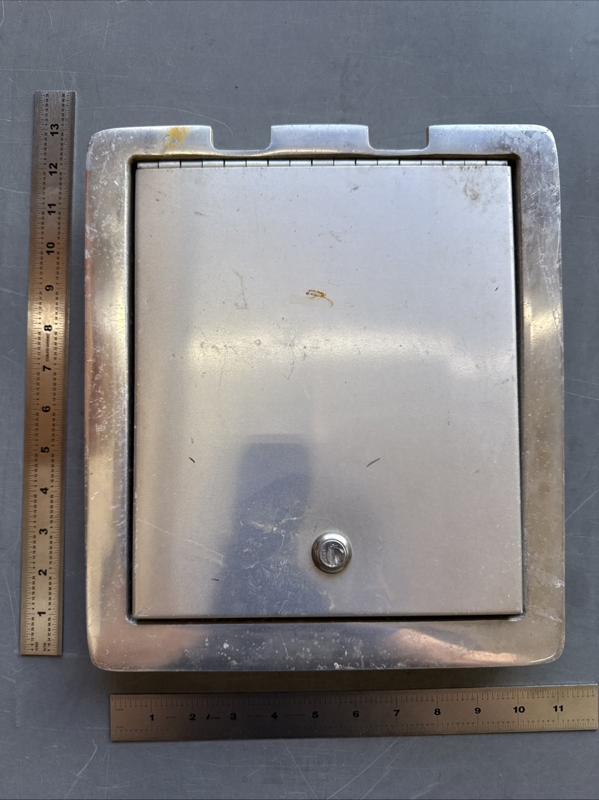Airstream Battery Box Door & Frame (VTS-E115)