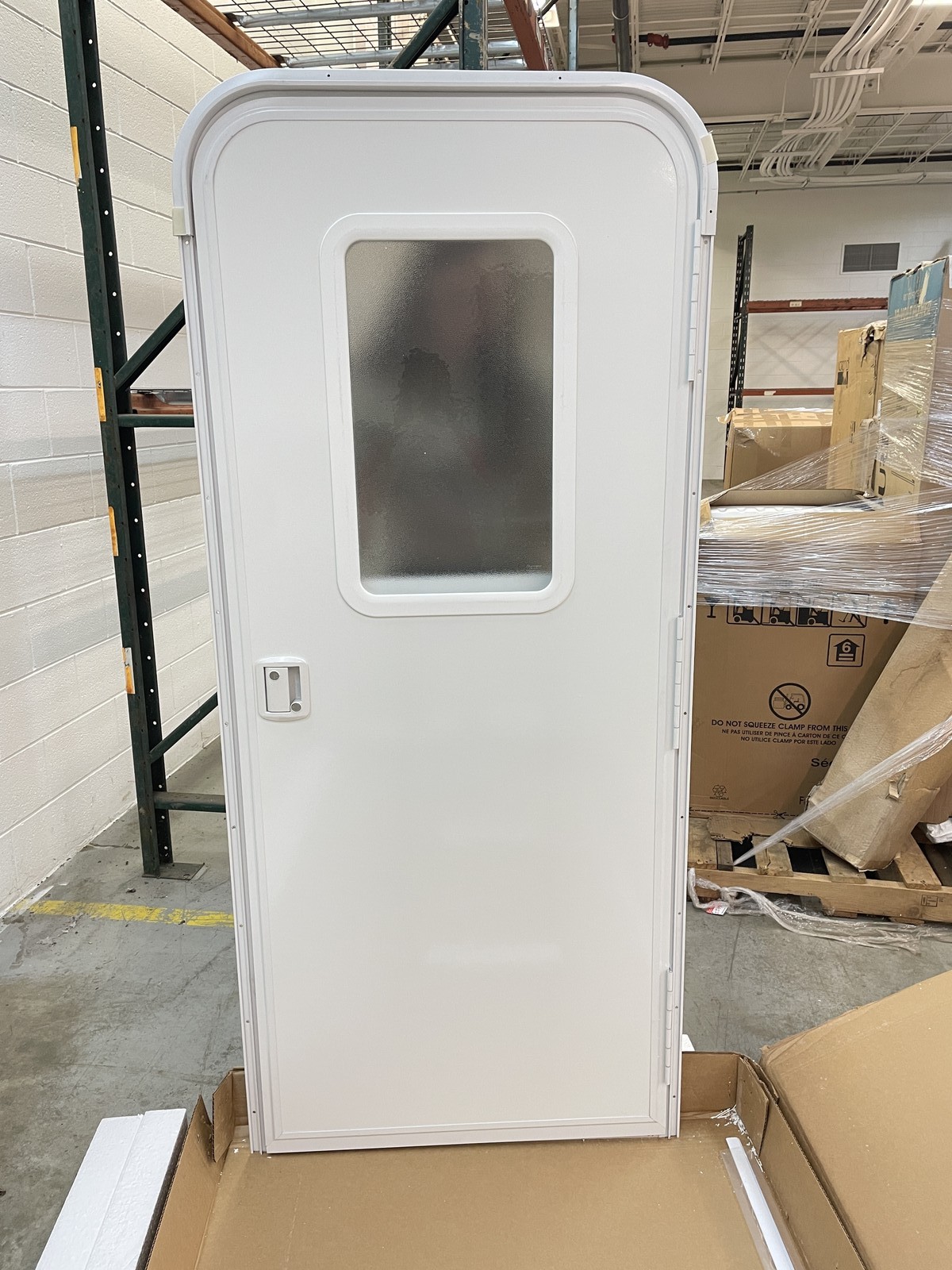 AP PRODUCTS 015-205998 POLAR WHITE 30 X 72 RADIUS RH ENTRANCE W/ SCREEN DOOR RV