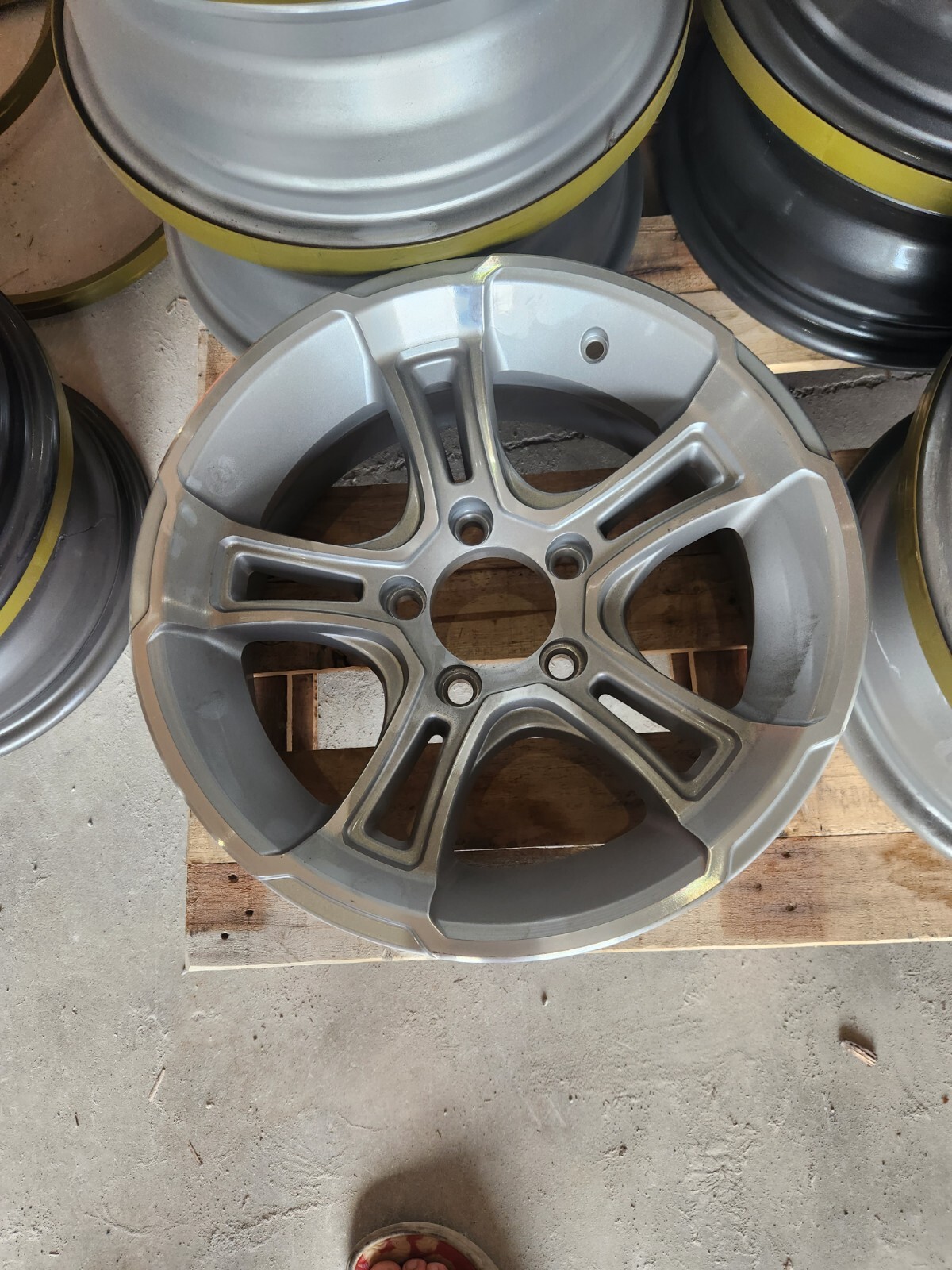 15″ x 6″ ALUMINUM TRAILER WHEEL 5-LUG ON 4.5 INCHES –