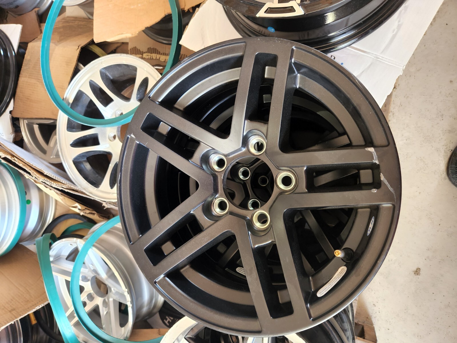 15″ x 6″ ALUMINUM TRAILER WHEEL 5-LUG ON 4.5 INCHES – BLACK