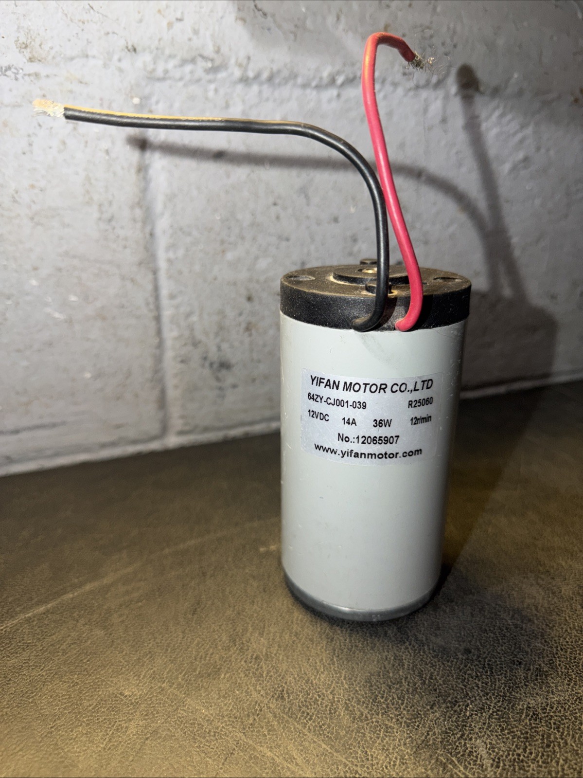 JIANGNAN RV SLIDEOUT PMDC MOTOR 64ZY-CJ001-039 /R25074 12VDC 14A 36W 12r/min